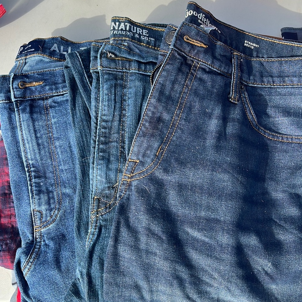 3 pair of men’s jeans Mixed Name Brands
